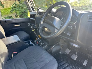 Offre Spéciale : Pick-up Defender 110 TDCI 2007 d'occasion + Équipement Haut de Gamme - Prêt à être expédié - Product Image 2