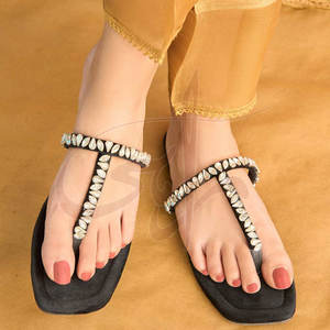 Último Diseño, Servicio OEM, Zapatos Kolhapuri para Mujer, Estampados, Antideslizantes, Cómodos, Suela de Cuero Natural, Parte Superior de Terciopelo, Calidad Premium - Product Image 3