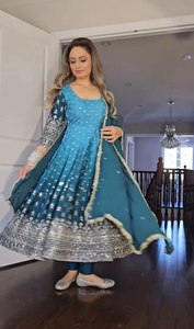 Lehenga Tradicional de Diseño Nuevo, Estilo ANARKALI, Estampado Único Hecho a Mano, Largo, Listo para Usar, para Fiesta - Product Image 3