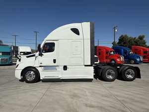 Camión Semirremolque Cascadia 126 Sleeper USADO 2021 de Primera Calidad a Precio Accesible - Techo Elevado, 455HP, 12 Velocidades, Transmisión Automática Dt12, Listo para Enviar - Product Image 3