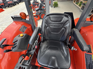 Nuevo Kubota M7060 con cargador en venta, disponible ahora. Tractor agrícola de alta resistencia premium con motor potente. - Product Image 4