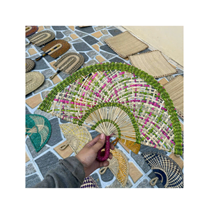 Abanico de Mano de Pasto Marino Más Vendido para Uso Tradicional y Decorativo - Product Image 1
