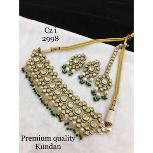 Juego de joyas de moissanita Kundan brillante con esmalte de oro para Diwali Eid y aspecto Navratri disponible al mejor precio - Product Image 4