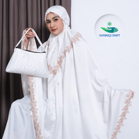 Style indonésien 100% velours de soie couleur blanc nacré Mukena motif solide tissage non tissé ensemble de prière musulman avec sac