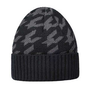 Bonnet personnalisé, bonnet en tricot confortable et chaud pour l'hiver, logo brodé personnalisé, impression numérique, 100% coton - Product Image 1