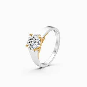 Anillo Solitario de Diamante Cultivado en Laboratorio Forever Round de Dos Tonos, 1.0 Ct, en Oro Amarillo, Blanco y Rosa de 9K - Product Image 3