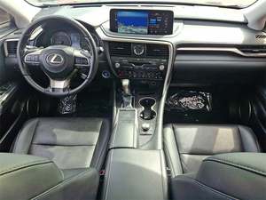 Increíble Lexus RX Hybrid 450hL AWD 2022 en perfectas condiciones con poco kilometraje en stock, ofrecido a una oferta increíble que no querrás perderte - Product Image 5