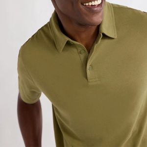 Impression anti-rides en tricot olive pour hommes de qualité supérieure pour doux et confortable pour les affaires, le golf et les vêtements de tous les jours - Product Image 4