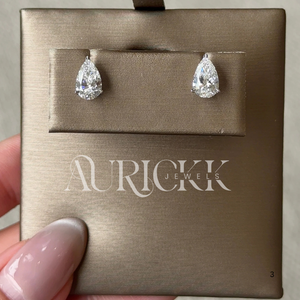 Boucles d'oreilles clous de luxe en moissanite taille poire plaquées or 14 carats argentées pour mariage, fête, fiançailles, anniversaire, cadeau, placage rhodium - Product Image 3