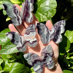 Figurine papillon 3D Multi Fluorite fabriquée à la main en pierre de cristal naturel papillon pour la guérison Reiki Chakra cadeau et décoration intérieure - Product Image 2