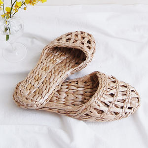 Chaussons personnalisés de haute qualité, chaussures écologiques, chaussons en jacinthe d'eau naturelle - Product Image 1