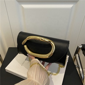 Pochette <span class=keywords><strong>de</strong></span> <span class=keywords><strong>soirée</strong></span> <span class=keywords><strong>de</strong></span> luxe pour femme, ornée <span class=keywords><strong>de</strong></span> pierres, avec chaîne d'épaule, poignée métallique, en polyester, fermeture magnétique, pour soirées et dîners - Product Image 4