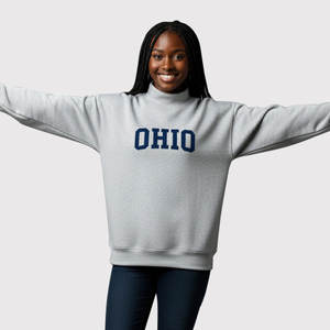 Sudadera Personalizada de Invierno para Mujer, Estilo Urbano, Tejido Grueso de Mezcla de Algodón y Felpa, Hombros Caídos, Cuello Alto Simulado, Bordado Frontal - Product Image 1