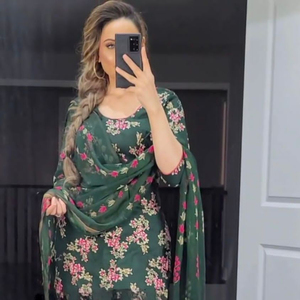 Último Modelo de Traje Dhoti Salwar Kameez con Dupatta para Fiestas y Festivales, con Bordado de Cordón de Seda, Precio de Mayorista - Product Image 1