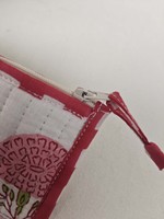 Pochette à monnaie florale de luxe faite à la main en Inde |   Portefeuille matelassé à imprimé blocs avec fermeture éclair |   Écologique, compact, portable, pour les voyages