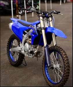 Dernière moto tout-terrain YZ450 F Team, demande de puissance inférieure à 50 cm³, vitesse inférieure à 40 km/h - Product Image 1