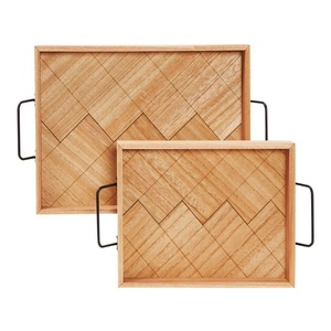 Bandeja de madera rectangular moderna y elegante con asas de metal con recubrimiento en polvo para uso doméstico y complementos alimenticios para cualquier interior - Product Image 6