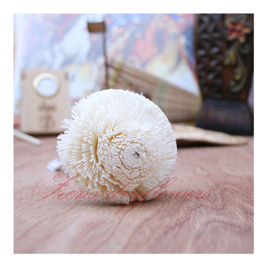 Fleur artificielle en bois de sola faite à la main, demi-kadam, écologique, pour Noël, tailles 6, 8, 10 cm, prix de gros Inde, de fournisseur fiable - Product Image 1
