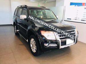Mitsubishi Pajero 2018 Usado, Gasolina/Petrolio, Automático, Turbo, Asientos de Cuero Oscuros, R17, Todoterreno, Lujo, 4x4, SUV con Volante a la Izquierda, en Venta - Product Image 2