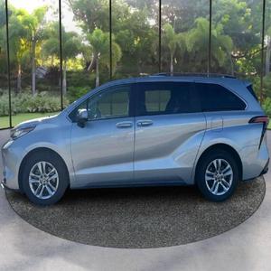 Toyota Sienna Limited 2022 de 7 Pasajeros en EXCELENTE ESTADO - Product Image 2