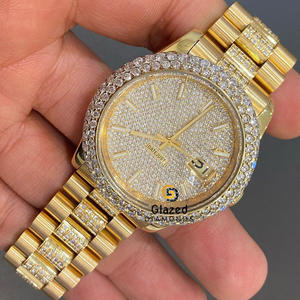 Montre-bracelet de style Hip Hop pour hommes entièrement cloutée de diamants de laboratoire ronds et brillants en acier inoxydable - Product Image 1