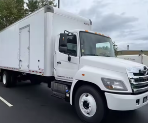Camión de Caja Hino 268 de 2020, Bien Mantenido, 26 pies, Sin CDL, Plataforma Elevadora, Entrega Global - Product Image 6