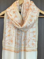 Magnifique châle pashmina en pur cachemire du Cachemire avec bordures Sozni, motif uni, respirant, écharpe ethnique d'hiver brodée