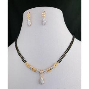Mangalsutra de créateur avec pendentif en forme de diamant scintillant de perles noires à double couche et boucles d'oreilles légères idéales pour tous les jours - Product Image 1