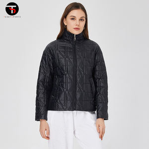 Manteau d'hiver respirant pour femmes, doudoune épaisse durable avec techniques de teinture unie, nouvel arrivage - Product Image 3