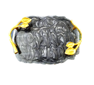 ถาดเสิร์ฟไม้มะม่วงเคลือบอีพ็อกซี่เรซิ่น พร้อมหูจับโลหะเคลือบทอง  แบบธรรมชาติ ขนาด 30x23x3 ซม. ได้รับการรับรองมาตรฐาน EPCH สำหรับโรงแรมและร้านอาหาร - Product Image 4