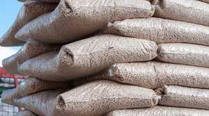 Leña de Briquetas de Madera de Pino al por Mayor en Bolsas de 15 kg, Pellets de Madera de Haya y Roble para Sistemas de Calefacción a Precios Económicos - Product Image 6