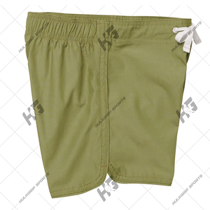 Vente en gros de shorts de bain à séchage rapide pour hommes avec taille élastique taille moyenne Shorts de bain teints en couleur unie - Product Image 2