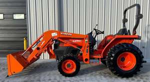 Tracteur compact Kubota BX2200 2001, tondeuse, 22 ch, 4 roues motrices, diesel - Product Image 2