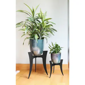 Vase à fleurs élégant et moderne en métal pour la décoration intérieure, pot de fleurs décoratif en métal fait main pour le salon - Product Image 4