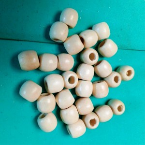 Cuentas de Madera Blancas, Cuentas de Madera de Colores y Formas Personalizadas, Producto Indio Hecho a Mano - Product Image 1