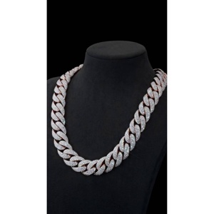 สร้อยคอ SHREYA DIAM แบบ Cuban Link ขนาด 22 มม. ประดับเพชรโมอิสซาไนต์ทรง Brilliant Cut เกรด VVS1  ทำจากเงินแท้ 925 - Product Image 5