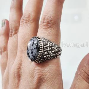 Vente en gros de bagues pour hommes, flocon de neige naturel, obsidienne, pierre précieuse, bague de naissance, toutes tailles, bijoux de fête arabes, bague en argent sterling 925 - Product Image 1