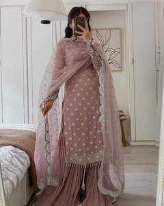 Belle fausse georgette avec une séquence de broderie lourde fonctionne avec un haut à manches longues Palazzo Dupatta Set robe traditionnelle - Product Image 1