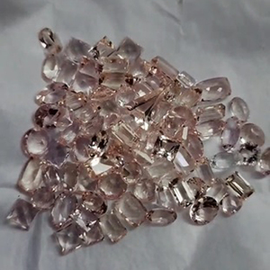 Voir l'offre 69 Pc Naturel Rose Morganite 4x3mm 5x3mm Ovale Poire Octogone Rond Carré Facette 27 Cts Lot Iroc Ventes Pierre De Haute Qualité - Product Image 4