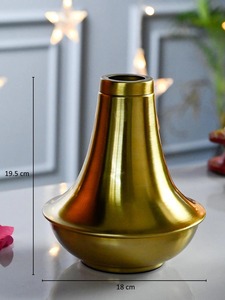 Vase à fleurs rond en métal noir mat avec finition de qualité supérieure idéal pour l'étagère de la fenêtre de la chambre ou le style du salon - Product Image 4
