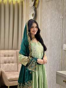 Nouvelle robe Anarkali tendance avec dupatta pour mariage et soirée, robe de soirée de luxe pour la vente à l'exportation - Product Image 5