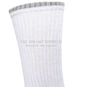 Nouvelles chaussettes de sport d'hiver respirantes à cheville haute pour hommes, avec grip personnalisé pour équipe, fabriquées au Pakistan, pour sports de plein air - Product Image 6