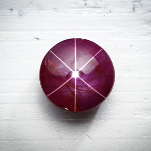 Exclusivo 100% Natural Ruby Star Cabochon Grade Quality Star Ruby Forma redonda para múltiples usos de joyería Piedra preciosa suelta Precio bajo - Product Image 1