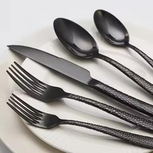 Ensemble de couverts en acier inoxydable plaqué or et émail noir, poli miroir, cuillère à soupe et à riz pour le dîner - Product Image 4