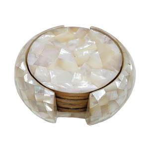 Juego de posavasos con incrustaciones de perlas Madre India de diseño único Juego de posavasos de resina epoxi con incrustaciones de nácar para té y café - Product Image 1