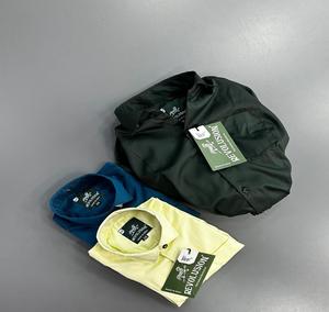 Chemise en satin à manches longues pour garçons Tissu doux et brillant avec poche unique à séchage rapide pour la fête - Product Image 1