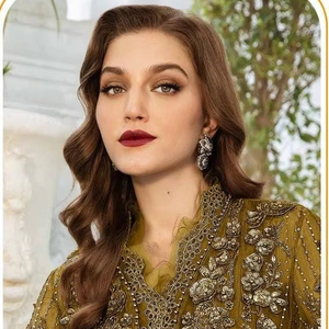 Pure Elegance Exquisito bordado a mano para mujer Indian Santoon Shalwar Kameez Suit con Heavy Dupatta Handcrafted - Product Image 1