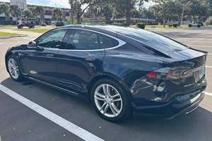 Tesla Model S 85D 2015 Usado en Buen Estado, Sin Accidentes, Volante a la Izquierda/Derecha - Product Image 3