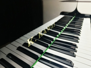 เปียโนอะคูสติกตั้งพื้น รุ่น Top Kawai K48 สีดำ สำหรับนักดนตรีมืออาชีพ เปียโนมือสองจากญี่ปุ่น ทำจากไม้แท้ 88 คีย์ - Product Image 3