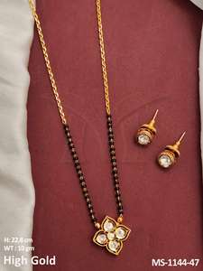 Hermosa joyería elegante Kundan alto oro pulido boda desgaste accesorios de joyería diseño elegante Kundan Mangalstra conjuntos de joyería - Product Image 2